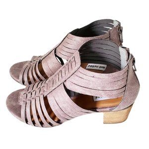NOT RATED Women's Ofari Gray Sandal